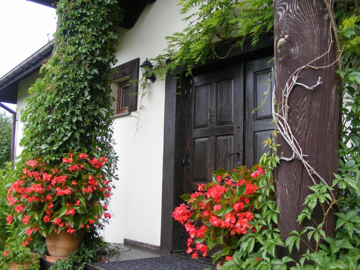 Dworek Lachowicze Grzegorzewice Exterior foto